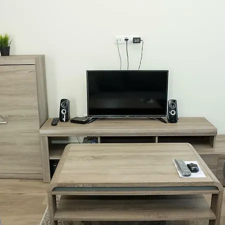 Daire The Bright And Modern 2-bdr In *