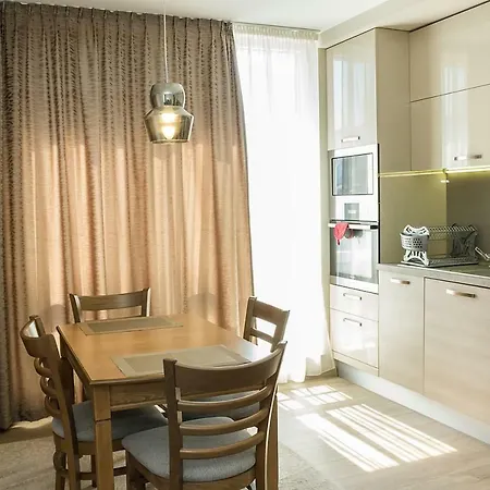 Daire The Bright And Modern 2-bdr In Varna