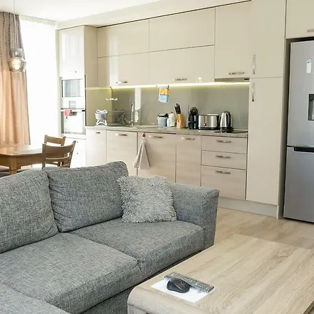 The Bright And Modern 2-bdr In Daire *