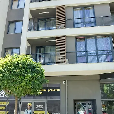 The Bright And Modern 2-bdr In *