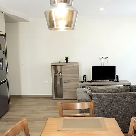 The Bright And Modern 2-bdr In Daire